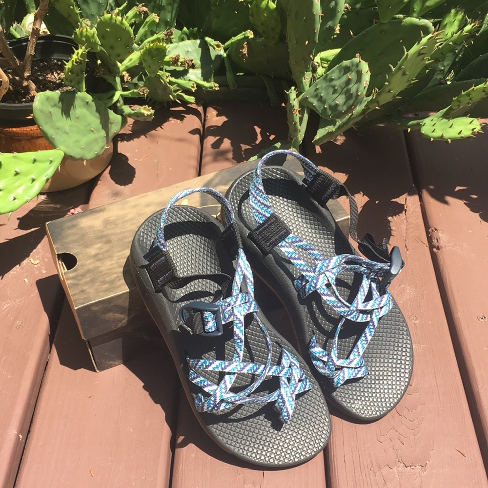 NEW Chaco’s Z Cloud X/2 Pivot Navy - 8 WIDE